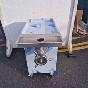 BRAND NEW MEAT MINCER TC-42 HEAVY DUTY