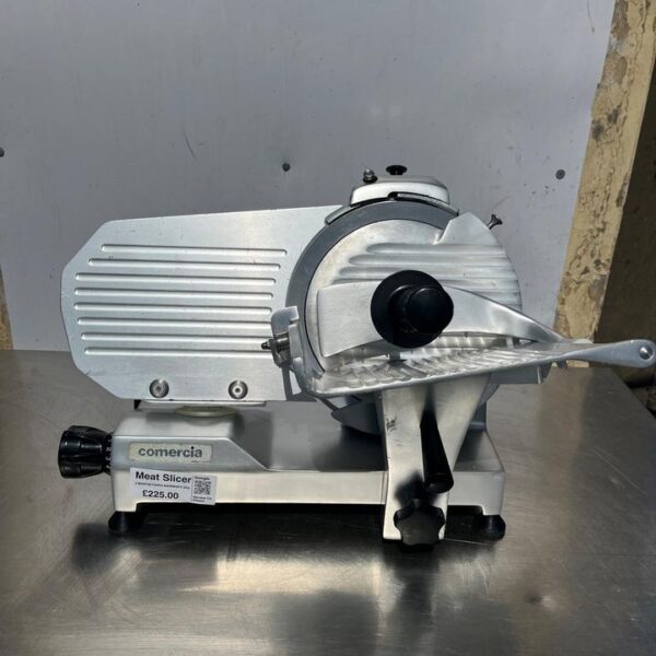 MEAT SLICER WITH EMERGENCY STOP BUTTON